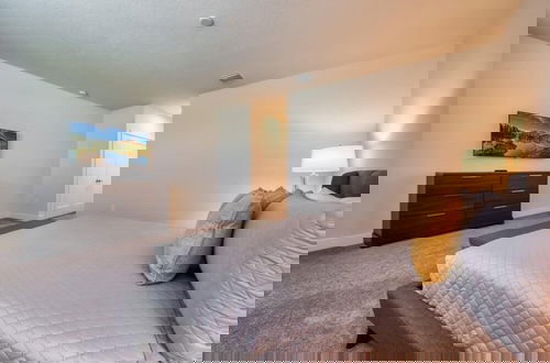 Foto 16 - Spacious New Modern Retreat
