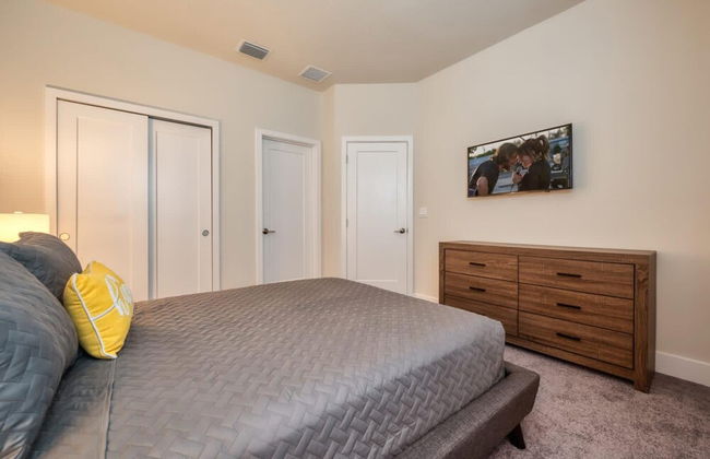 Spacious New Modern Retreat - Foto 12
