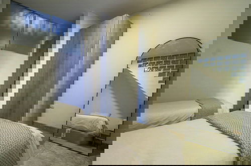 Photo 10 - Astonishing 2BR With Spectacular Ocean View