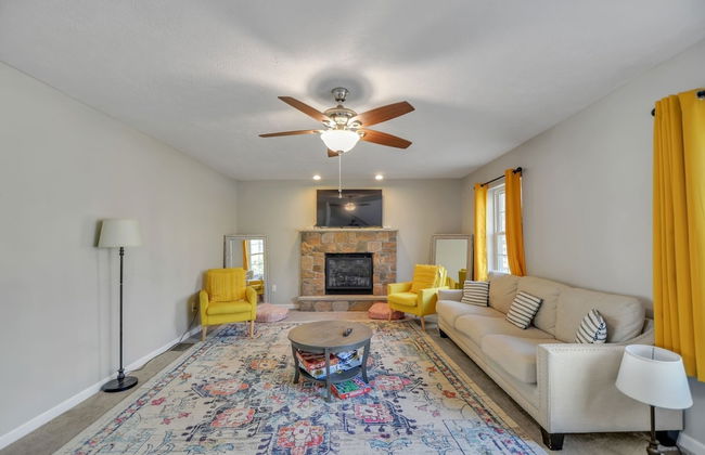 Pocono Retreat: Lake, Firepit, Bbq, Gameroom, Ski 4 Bedroom Home by RedAwning - Foto 15