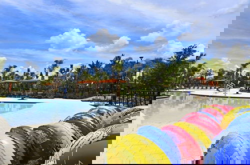 Foto 24 - Relaxing 7 Bed Pool Home With Game Room-4204od 7 Bedroom Home by RedAwning