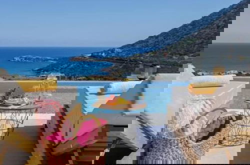 Photo 7 - Sunny Drops Blue Villa by Estia