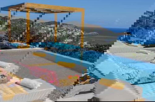Photo 2 - Sunny Drops Blue Villa by Estia