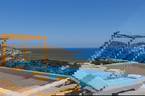Photo 34 - Sunny Drops Blue Villa by Estia