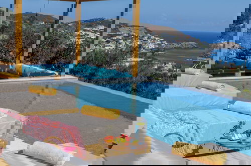 Photo 30 - Sunny Drops Blue Villa by Estia