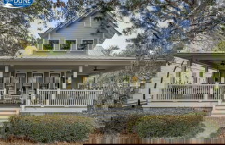 Foto 1 - Golf Cart Screened-in Porch & Grill Station Close To Camp Watercolor 4 Bedroom Home by RedAwning