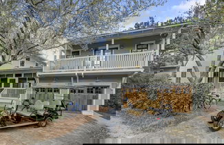 Foto 1 - Golf Cart Screened-in Porch & Grill Station Close To Camp Watercolor 4 Bedroom Home by RedAwning