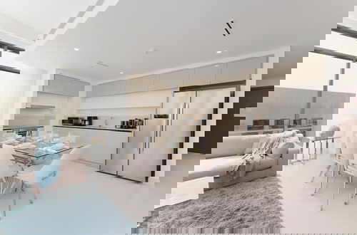 Foto 13 - Maison Privee - Exclusive Apt w/ Unmatched Dubai Marina Vistas