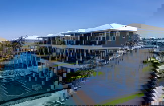 Foto 1 - Magnificent New Build Private Pool Home On The North Tip Of Fort Myers Beach! 5 Bedroom Home by RedAwning