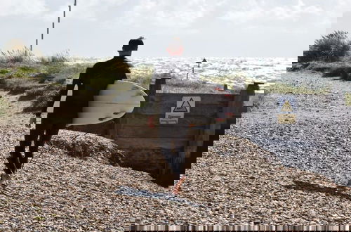 Photo 25 - Quaint Coastal Cottage - 5 Mins From Beach