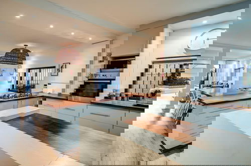 Foto 40 - Stylish Holiday Home With Private Pool Ocean Views Jumeirah Blue