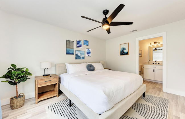 Charming Florida Beach Home w King Bed Patio - Foto 12