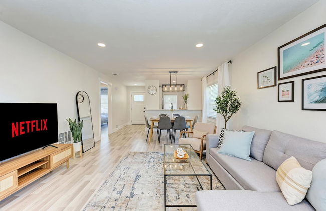 Charming Florida Beach Home w King Bed Patio - Foto 21