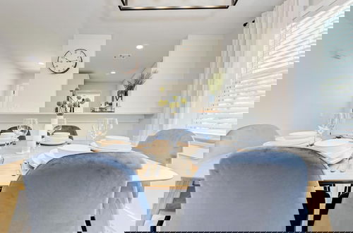 Foto 32 - Charming Florida Beach Home w King Bed Patio