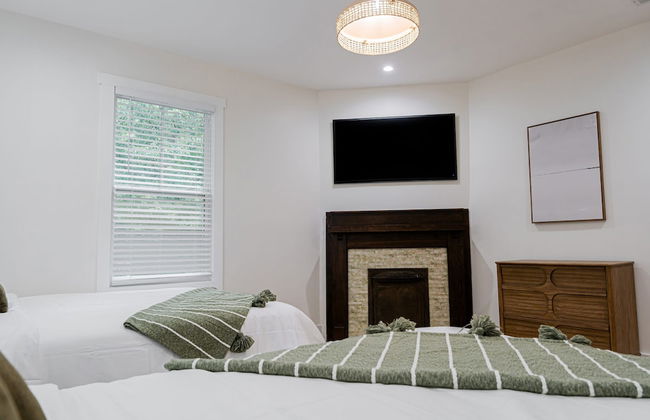 Beautiful Home Located In Historic Norcross - Photo 66