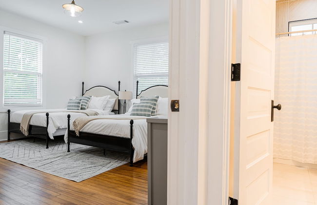 Beautiful Home Located In Historic Norcross - Photo 59