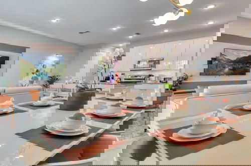 Foto 6 - Super Spacious Near Disney With Private Pool