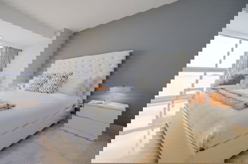 Photo 15 - w Cozy 1BR in YOO