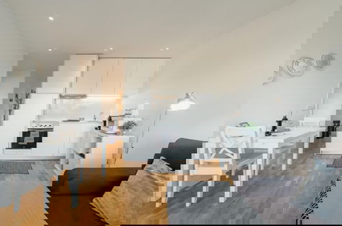 Foto 6 - Downtown Stylish Apartment Garage by Vacationy