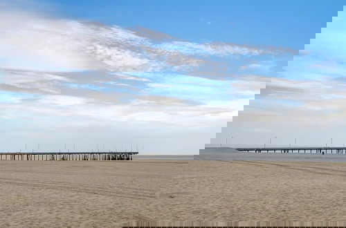 Photo 23 - Popular LA Beach in Venice 10A