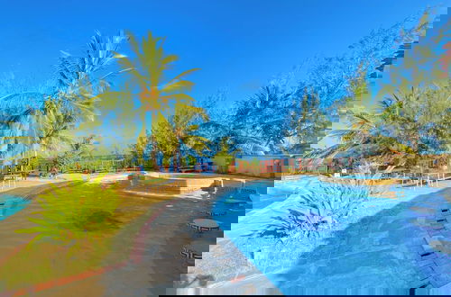 Photo 47 - Sea Breeze Beachfront Apartments