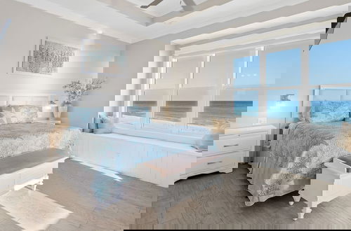 Foto 4 - Luxury Gulf Front, Private Pool, 6-seater Golf Cart, Free Beach Setup