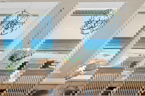 Foto 23 - Luxury Gulf Front, Private Pool, 6-seater Golf Cart, Free Beach Setup