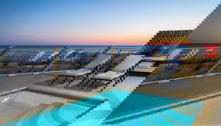 Foto 1 - Luxury Gulf Front, Private Pool, 6-seater Golf Cart, Free Beach Setup