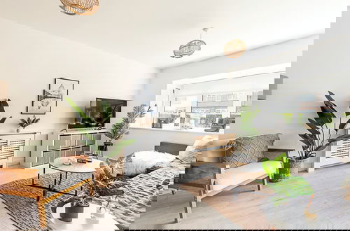 Foto 24 - Semi-detached House With Modern Bespoke Interior