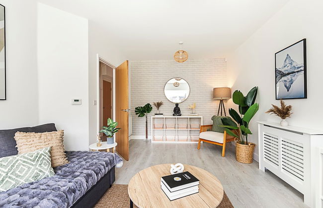 Semi-detached House With Modern Bespoke Interior - Foto 14