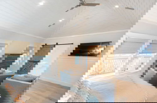 Foto 3 - Seagrove - Sleeps 13 - Private Pool- Near Seaside