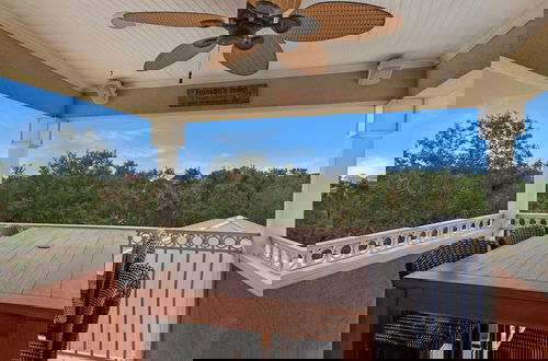 Foto 27 - Spacious Retreat w/ Heated Pool, Sunset Deck & Golf Cart. Quick Walk to Beach