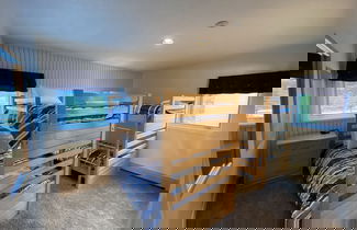 Foto 3 - Woods Resort and Spa by RedAwning