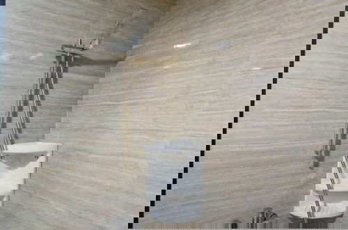 Foto 16 - Vibrant Luxurious 1Br Apartment At La Riz Supermall Mansion