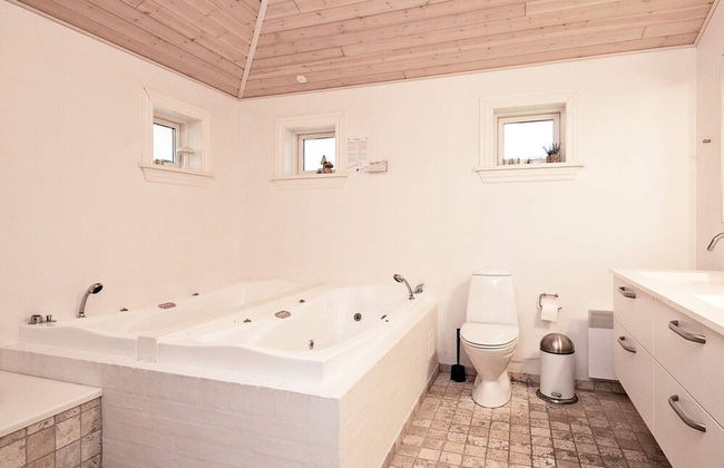 6 Person Holiday Home in Laeso - Foto 11