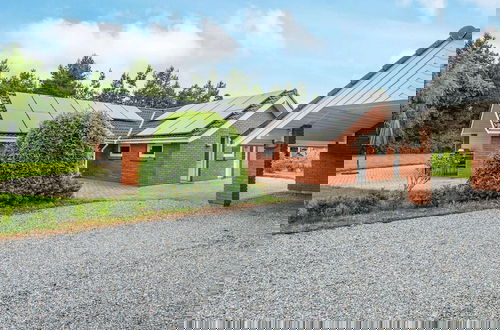 Foto 1 - 8 Person Holiday Home in Oksbol