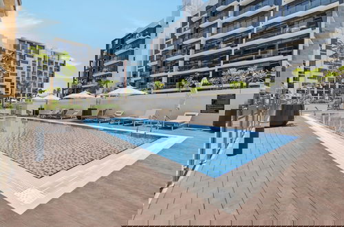 Foto 1 - Waves - Azizi Riviera Building 25 Cozy Studio With Balcony