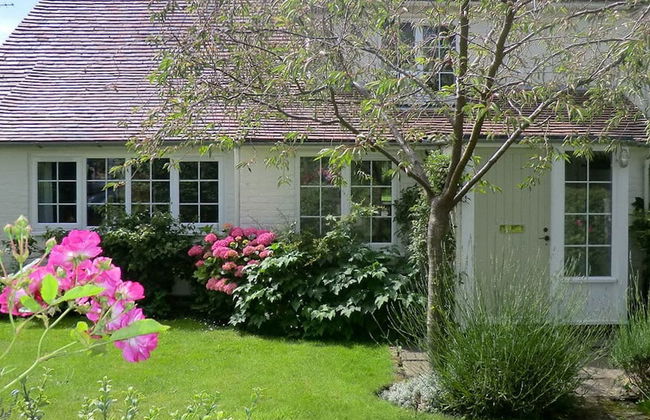 Pretty Cottage Near City Sea - Foto 30
