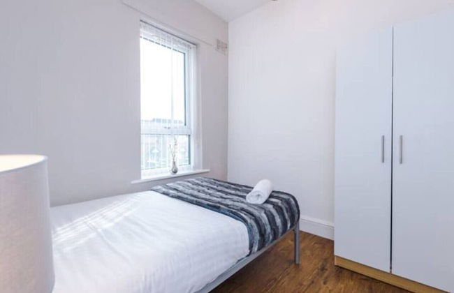 Spacious 4-Bed House Manchester - Foto 1