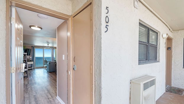 Entrada (vista interior)