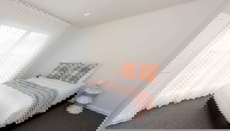 Foto 1 - Elegant 2-bedroom House in Prahran w/ Parking!