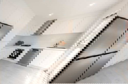 Foto 4 - Elegant 2-bedroom House in Prahran w/ Parking!