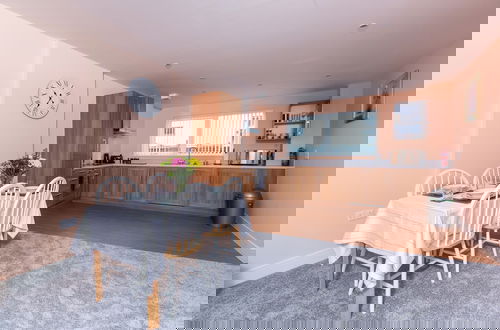 Photo 3 - Meridian Bay Apartment