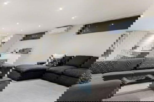 Foto 8 - Large 9 Bedroom Villa in Camps Bay w Pool Apostles Views