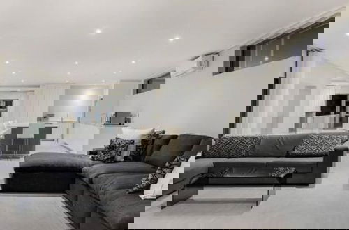 Foto 9 - Large 9 Bedroom Villa in Camps Bay w Pool Apostles Views