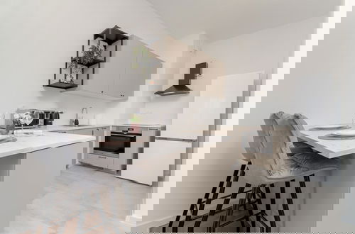 Foto 7 - Cosy Apartment With Balcony by Renters