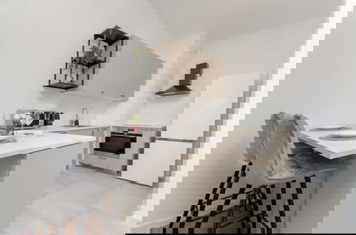 Foto 9 - Cosy Apartment With Balcony by Renters