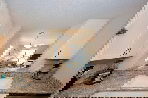 Foto 10 - Beachside Bliss~courtyard Villa~beachside 2 Bedroom Condo by RedAwning