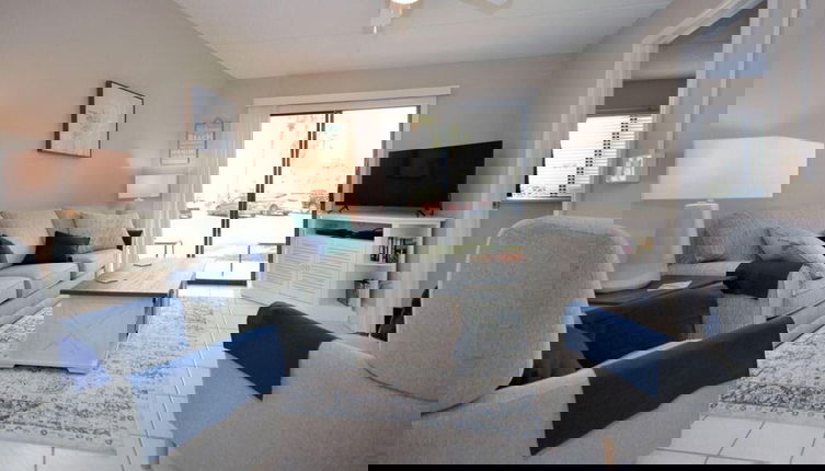 Foto 1 - Beachside Bliss~courtyard Villa~beachside 2 Bedroom Condo by RedAwning