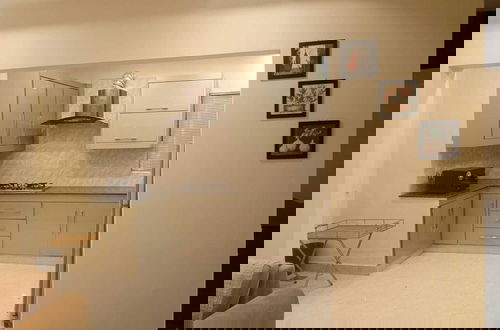 Photo 5 - Impeccable 3-bed Apartment in Lahore